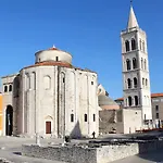 Apartment With A Parking Space - 5773 Zadar