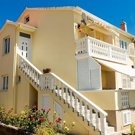 With A Parking Space - 5773 *