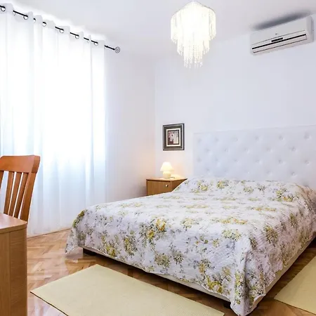 Apartman With A Parking Space - 5773 Zadar