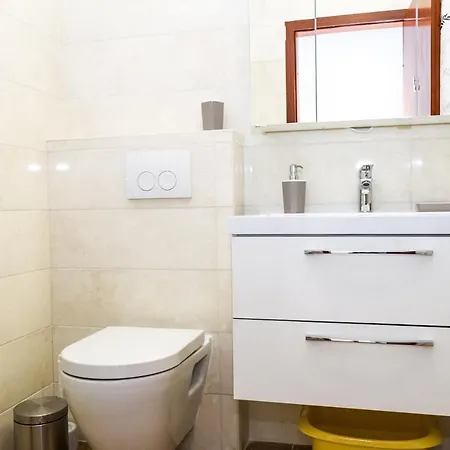 Lejlighed With A Parking Space - 5773 *